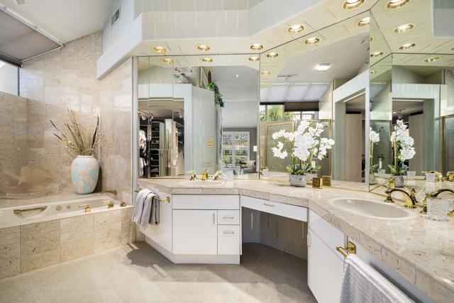 75315 Saint Andrews Court, Indian Wells CA: https://media.crmls.org/mediaz/7b48e440-934f-40e9-a45a-43f301df5287.jpg