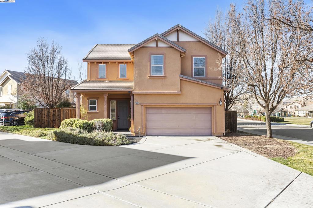 20871 Grapevine Dr