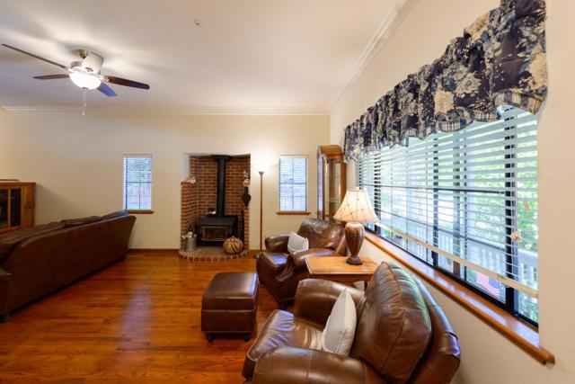 585 Bethany Drive, Scotts Valley CA: https://media.crmls.org/mediaz/7b49a948-af35-4c6a-aad6-d7a4f51b1b28.jpg