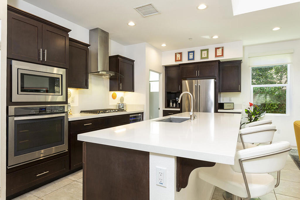 https://media.crmls.org/mediaz/7b49b6f0-b047-4ebc-941d-e8d266bb6e00.jpg?preset=X-Large