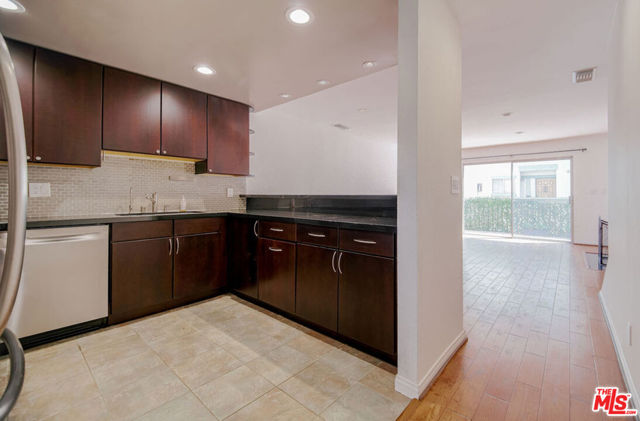 1818 Butler Avenue, Los Angeles CA: https://media.crmls.org/mediaz/7b49d4a2-beac-4e8d-87f9-0d98754eb5f2.jpg