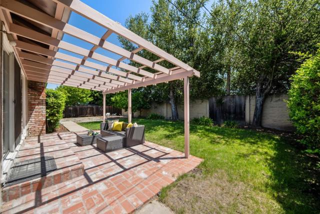 1284 Mandarin Drive, Sunnyvale CA: https://media.crmls.org/mediaz/7b4a4a65-8a84-4066-bf6e-3805e6943052.jpg