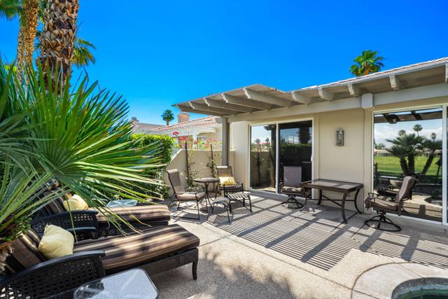 78328 Calle Las Ramblas, La Quinta CA: https://media.crmls.org/mediaz/7b4aed65-b268-49d5-aeab-59aa975d8088.jpg