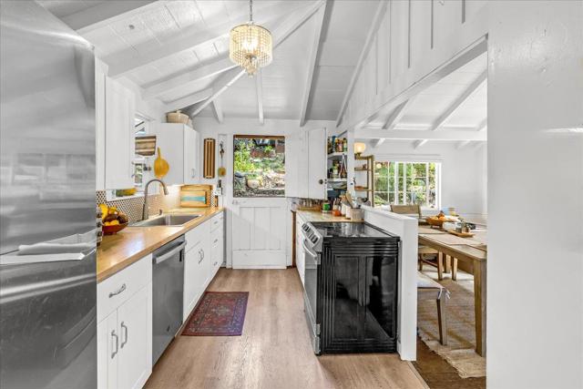 134 El Hermorro, Carmel Valley CA: https://media.crmls.org/mediaz/7b4afc07-9abe-4f64-9bd8-4169cf0e38bd.jpg