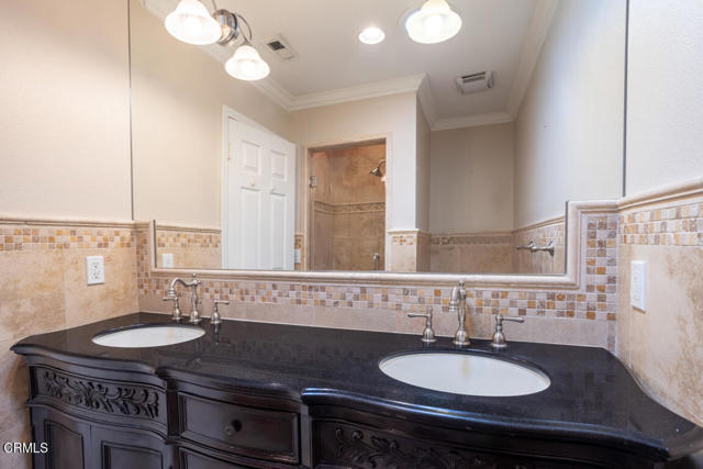 4841 Crown Avenue, La Canada Flintridge CA: https://media.crmls.org/mediaz/7b4b1c37-bd48-41da-af01-035ffadede68.jpg