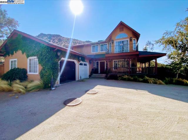 31733 Lake Meadow Rd, Acton CA: https://media.crmls.org/mediaz/7b4b6e07-32a6-408c-9185-6401b406c45e.jpg