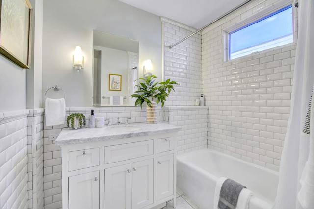 430 26th Avenue, San Mateo CA: https://media.crmls.org/mediaz/7b4b7c47-020c-4ff6-9546-c34a159629dd.jpg