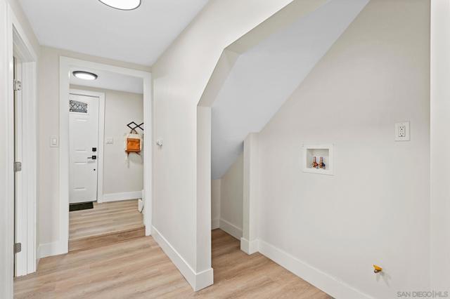 1160 Erica St, Escondido CA: https://media.crmls.org/mediaz/7b4baa27-06a1-4529-a084-0e642ffdab8f.jpg