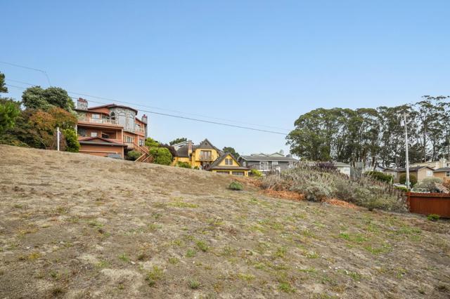 0 Avenue Granada, El Granada CA: https://media.crmls.org/mediaz/7b4cf4ba-b073-4570-8410-8b6876bab19d.jpg