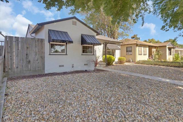 553 Line Street, Hollister CA: https://media.crmls.org/mediaz/7b4d16f7-cafb-47df-9c70-0f4ff9320300.jpg