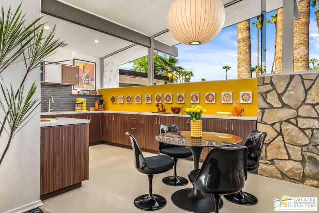 2455 S Via Lazo, Palm Springs CA: https://media.crmls.org/mediaz/7b4d31d7-5703-443e-b2ab-e6fce8a8ac2a.jpg