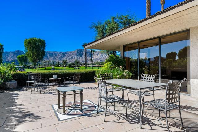 13 Duke Drive, Rancho Mirage CA: https://media.crmls.org/mediaz/7b4da064-7ef1-48a3-ad9a-0206c9197847.jpg
