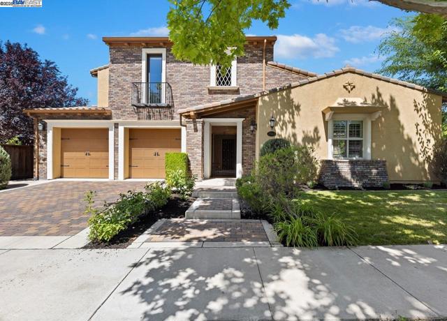 7563 Balmoral Way, San Ramon CA: https://media.crmls.org/mediaz/7b4deaba-8549-4ba0-9c02-28932aed119a.jpg
