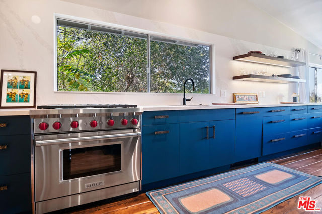 3631 Buena Park Drive, Studio City CA: https://media.crmls.org/mediaz/7b4e0c1a-abe7-4b1f-84e5-11aca312f77b.jpg