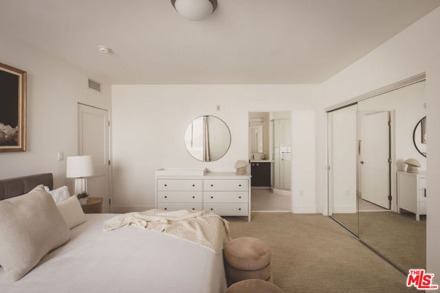 118 N Kings Road, Los Angeles CA: https://media.crmls.org/mediaz/7b4e5599-6f37-490e-bcfc-11b4c93ccb96.jpg