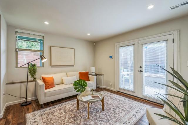 696 29th Street, Oakland CA: https://media.crmls.org/mediaz/7b4f114f-3e3d-4f86-b08c-f2ceff7decf8.jpg