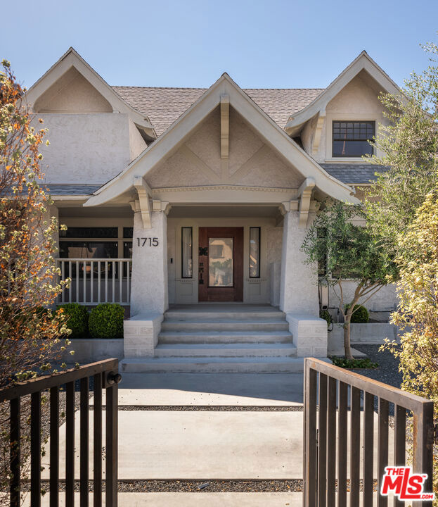 1715 S Kingsley Drive, Los Angeles CA: https://media.crmls.org/mediaz/7b4fa9cf-1edf-4c9c-a9a5-9352b41ccd7e.jpg