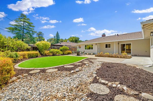 761 Woodstock Lane, Los Altos CA: https://media.crmls.org/mediaz/7b506e0f-61cc-42cd-843a-57bf88e826ea.jpg