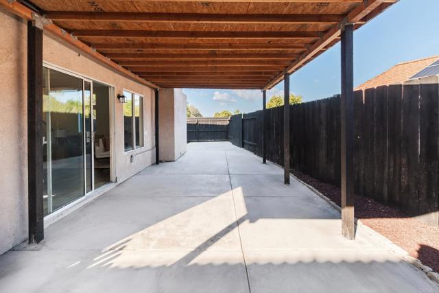 Detail Gallery Image 21 of 26 For 1149 Cochise Ct, Vista,  CA 92084 - 4 Beds | 3 Baths