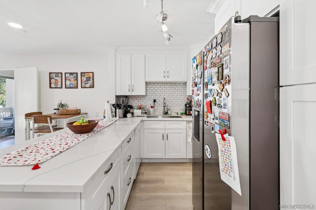 4600 Lamont St - photo 5