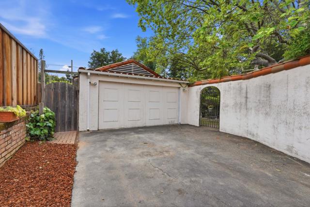 14175 Douglass Lane, Saratoga CA: https://media.crmls.org/mediaz/7b532c20-2cac-4f60-83a7-a23021d6f7bb.jpg
