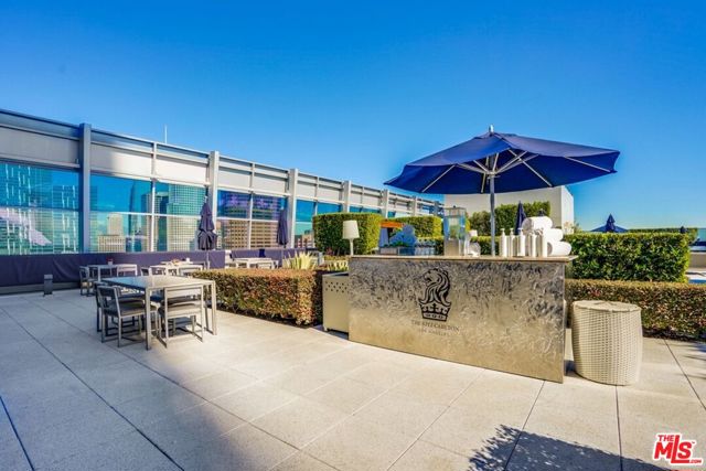 900 W Olympic Boulevard, Los Angeles CA: https://media.crmls.org/mediaz/7b539d91-9eae-457f-9a62-0bae4585e7e8.jpg
