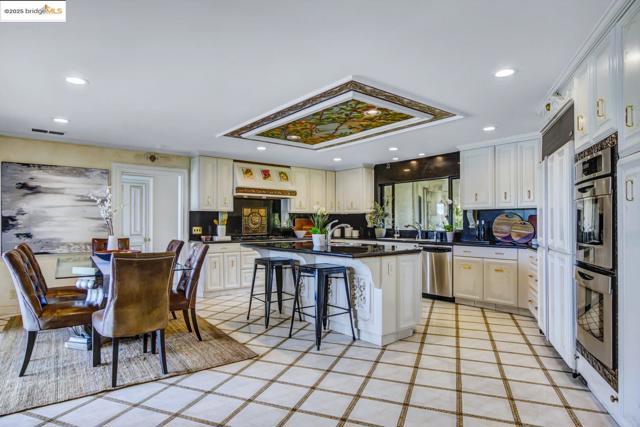 4146 Canyon Rd, Lafayette CA: https://media.crmls.org/mediaz/7b53e7dc-b60f-4a64-ba06-db2e0336fd7b.jpg