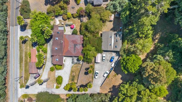 1239 La Madrona Drive, Santa Cruz CA: https://media.crmls.org/mediaz/7b54134a-ec18-4e43-a3dd-2df572127d5a.jpg