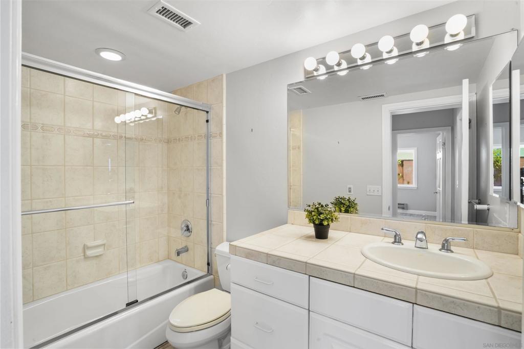 MLS #250035696SD image #32