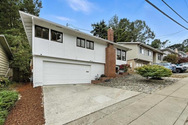 1527 Terra Nova Boulevard, Pacifica CA: https://media.crmls.org/mediaz/7b54280c-54ee-4acd-b558-44adf0306d56.jpg
