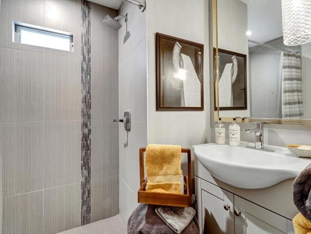 7 Ocotillo Lane, Palm Desert CA: https://media.crmls.org/mediaz/7b549ddb-b3ab-49a3-95bd-c1d0b07c4fbb.jpg