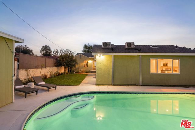 11536 Otsego Street, Valley Village CA: https://media.crmls.org/mediaz/7b54d7c7-4df5-40c8-a4e8-c416062e40c2.jpg