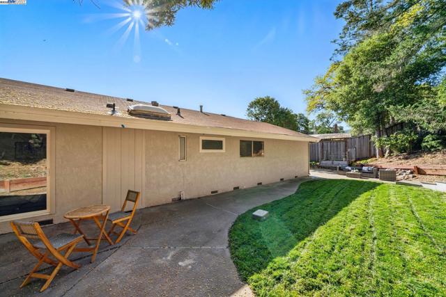35 San Joaquin Pl, Novato CA: https://media.crmls.org/mediaz/7b55461d-8ce8-4173-92e6-7f5bfcabb1e6.jpg