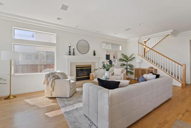 940 W Cliff Drive, Santa Cruz CA: https://media.crmls.org/mediaz/7b561ebf-a397-40f2-99a5-1ae3617ed202.jpg