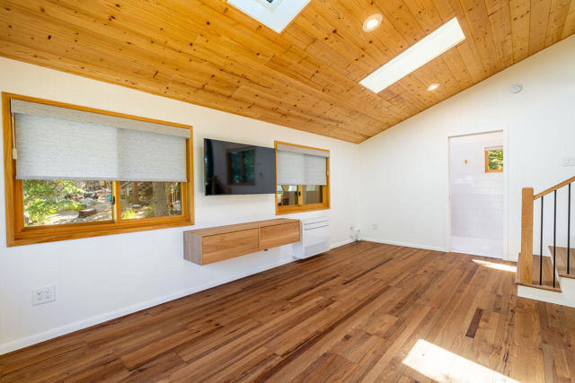 24718 Fern Valley Road, Idyllwild CA: https://media.crmls.org/mediaz/7b56d338-7256-401d-b93c-a1dec3756f0e.jpg