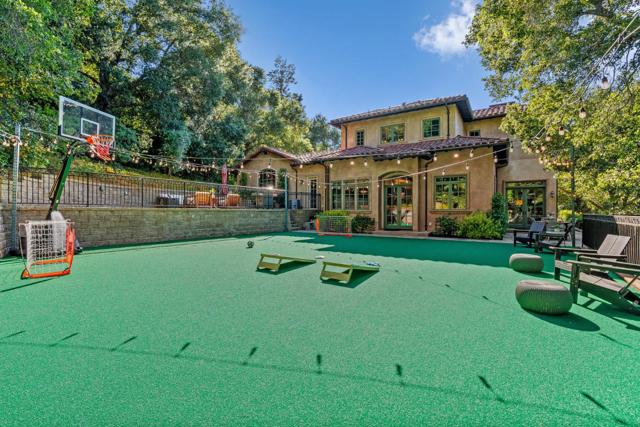 11860 Francemont Drive, Los Altos Hills CA: https://media.crmls.org/mediaz/7b56f613-31f2-4d06-9730-fb9f07cc477c.jpg