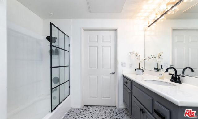 13200 Pacific, Playa Vista CA: https://media.crmls.org/mediaz/7b577135-8ed1-47ba-aa9f-ec13aba2c14d.jpg