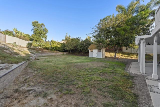 1328 Woodhaven Dr, Oceanside CA: https://media.crmls.org/mediaz/7b57dd19-a937-429d-9a6b-84773cbeea96.jpg