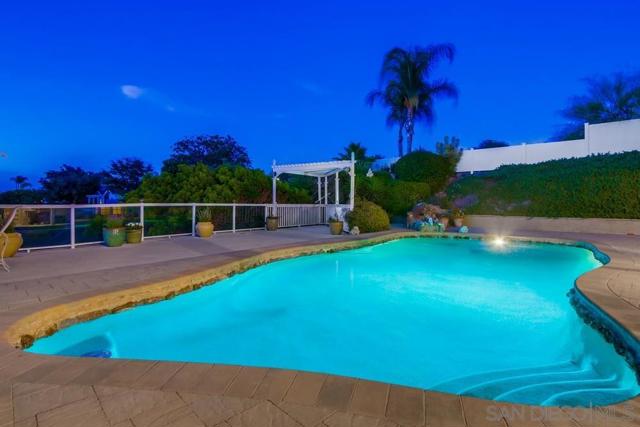 2052 Flying Hills Lane, El Cajon CA: https://media.crmls.org/mediaz/7b589119-9834-4751-ab22-d947394a48ff.jpg