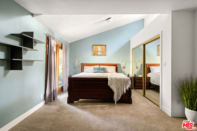 865 Katherine Road photo 8