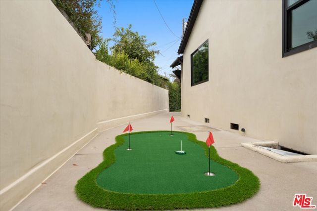 13949 Cumpston Street, Sherman Oaks CA: https://media.crmls.org/mediaz/7b59134e-81be-439f-a2cb-a16619757032.jpg