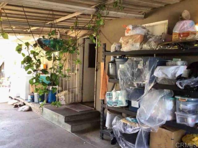 716 Civic Center Drive, Vista CA: https://media.crmls.org/mediaz/7b5926a6-4f5f-434e-9d93-bc710c59f25f.jpg