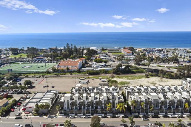 Detail Gallery Image 43 of 57 For 2563 State St, Carlsbad,  CA 92008 - 2 Beds | 2/2 Baths