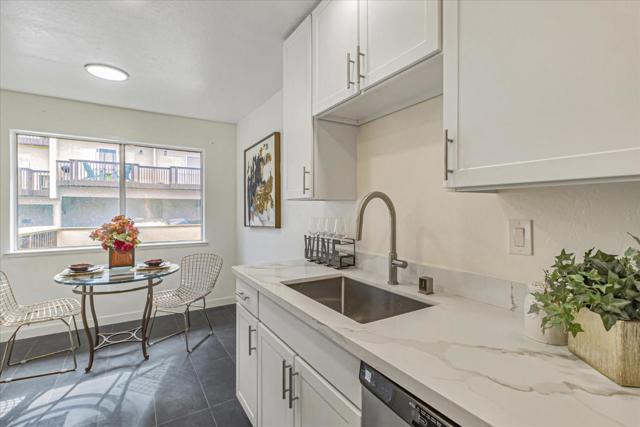 4074 Farm Hill Boulevard, Redwood City CA: https://media.crmls.org/mediaz/7b597b6f-a177-48b1-ae68-3f8a7ac92a29.jpg