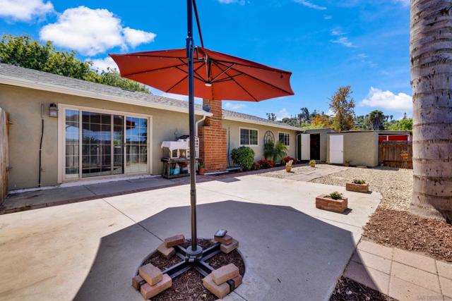 13918 Putney Rd, Poway CA: https://media.crmls.org/mediaz/7b59dacd-8d66-40d8-9883-4e1cde2b6d6f.jpg