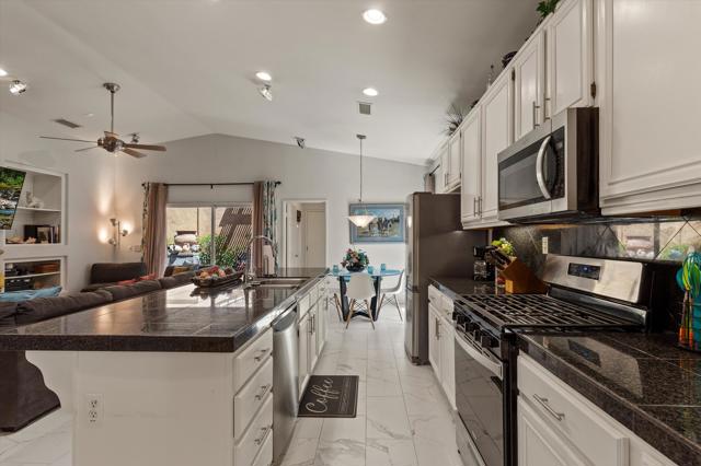 26696 Avenida Quintana, Cathedral City CA: https://media.crmls.org/mediaz/7b5a1ace-cbca-48b7-891a-4fb3cd0bfa94.jpg