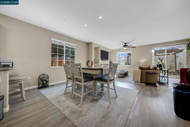 1037 Gridley Dr, Pittsburg CA: https://media.crmls.org/mediaz/7b5a3944-bd03-40d4-b4f5-a5f53a8aa64b.jpg
