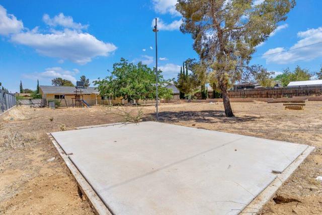 7592 Hanford Avenue, Yucca Valley CA: https://media.crmls.org/mediaz/7b5b15ee-f414-4aa5-bc9c-e030d7bcf091.jpg
