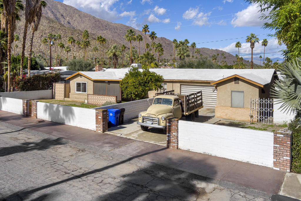 110 Canyon Rock Road, Palm Springs, CA 92264
