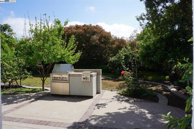 30278 Willowbrook Rd, Hayward CA: https://media.crmls.org/mediaz/7b5b2b34-ef33-4e56-a943-5d377db6fbdf.jpg
